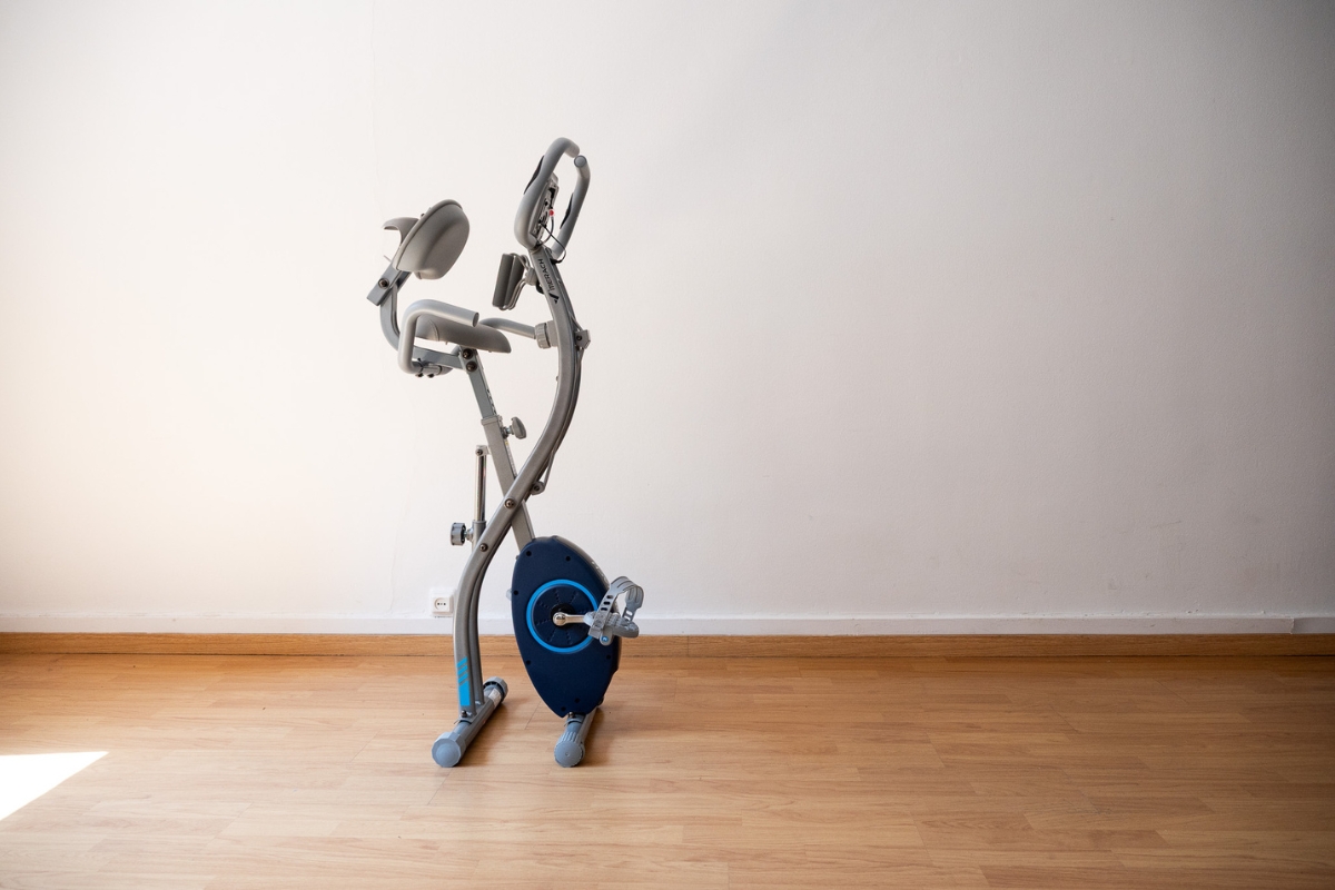vélo appartement merach 4 en 1 plié