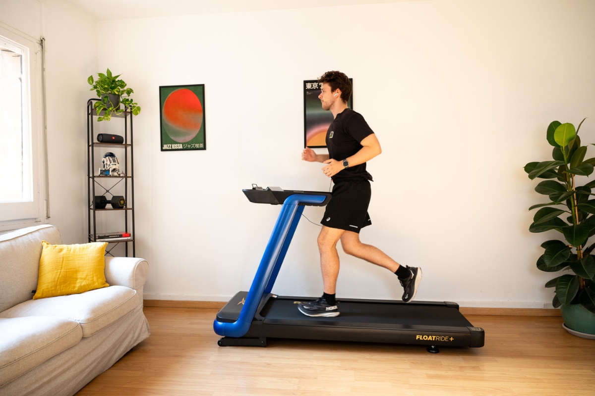 rémi qui court surface de course reebok fr30z vu de côté